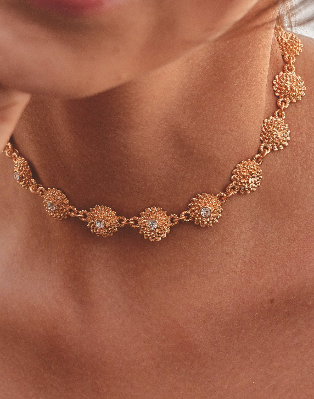 Chrysanthemum Choker & Stud Earrings Set