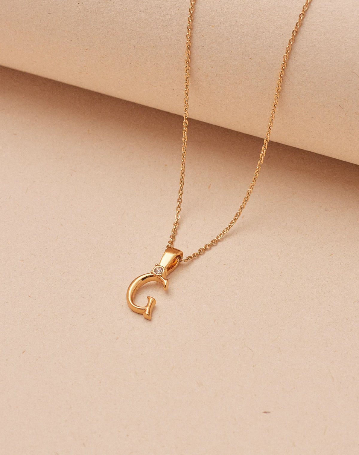 Collar de Letras Serif